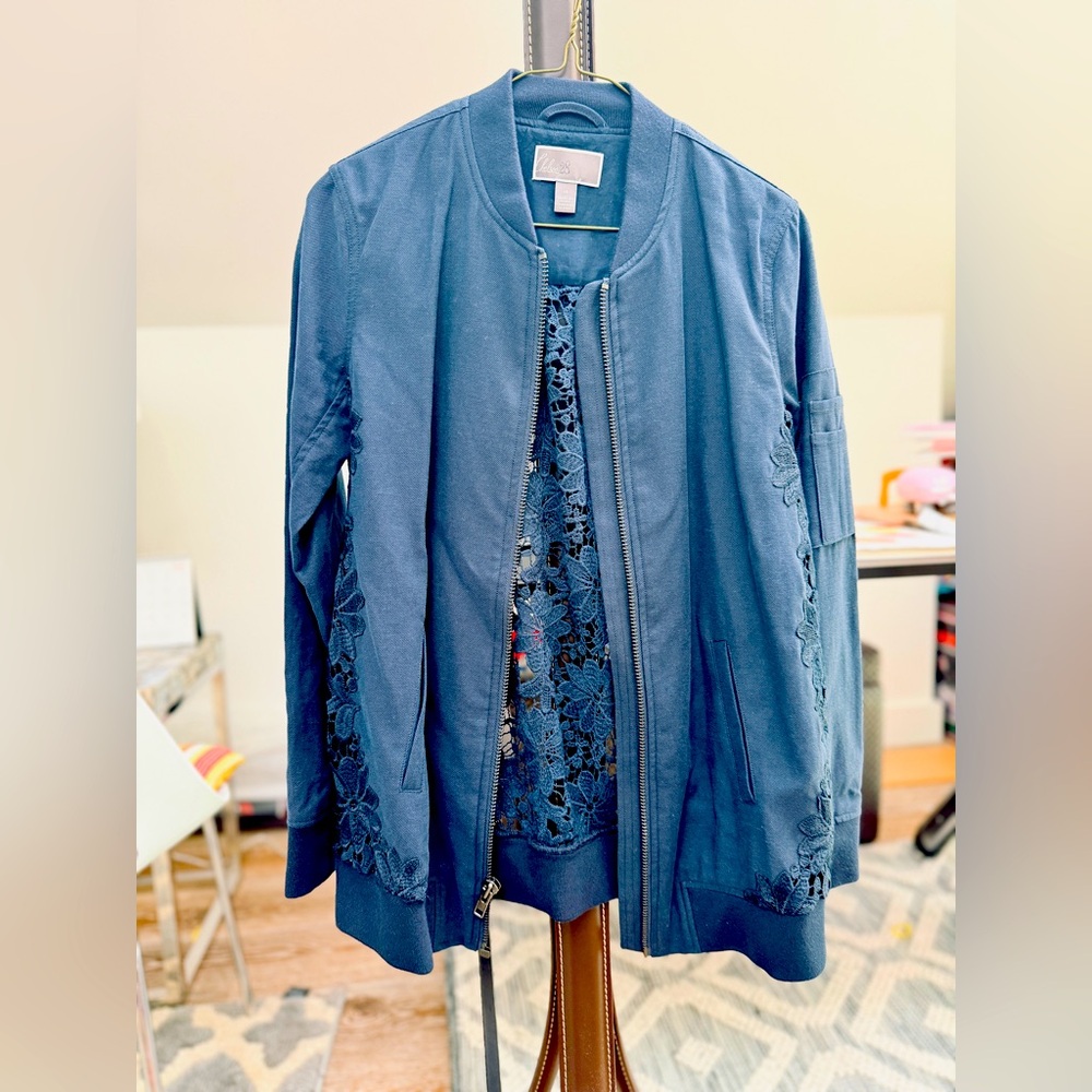 Chelsea28 Blue Blazer with Classic Design